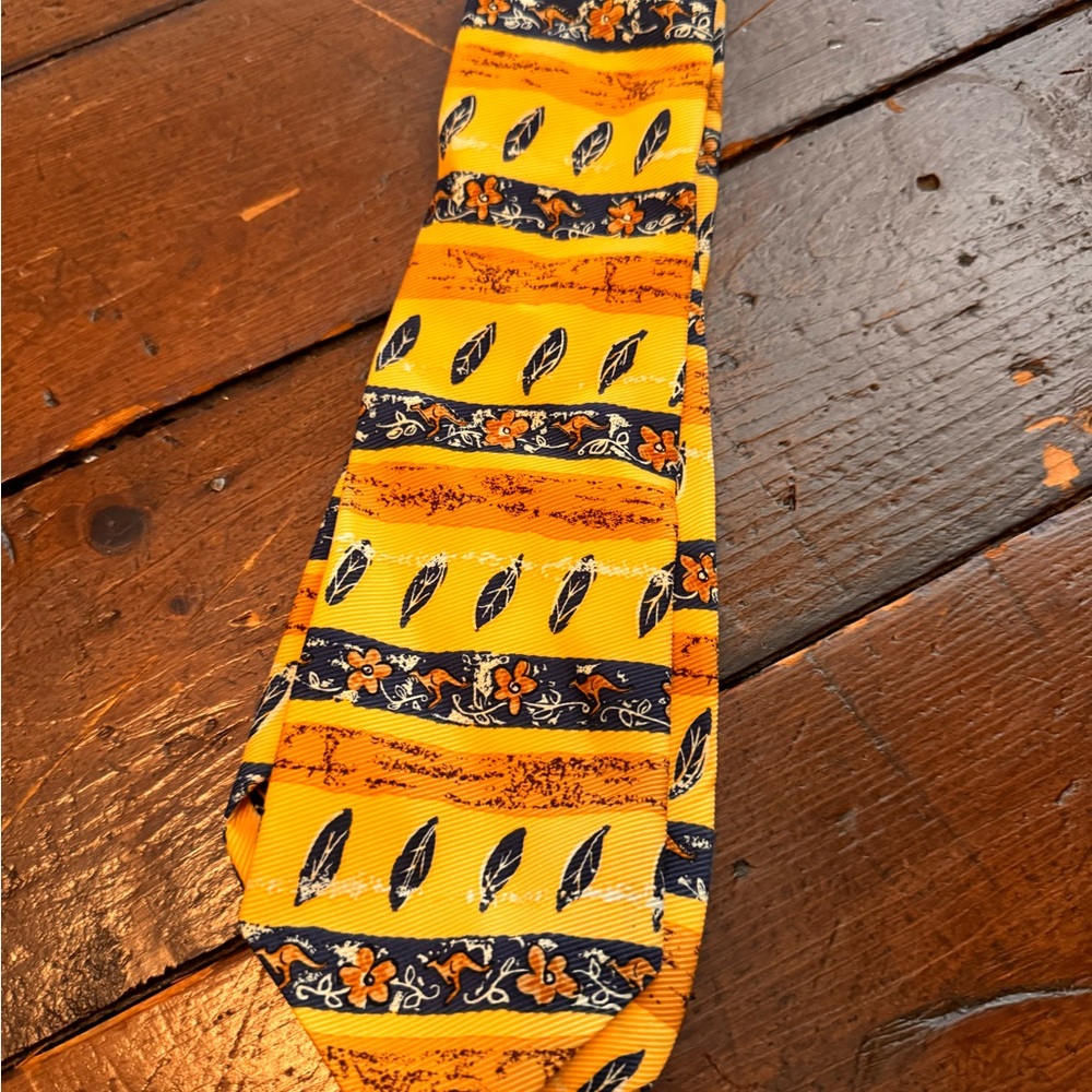 Kangaroo and floral tie - Made in Australia